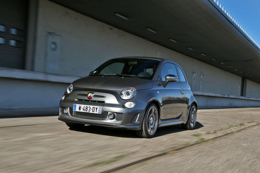  Abarth 595 Competizione 2011 года  (фото 31 из 32)